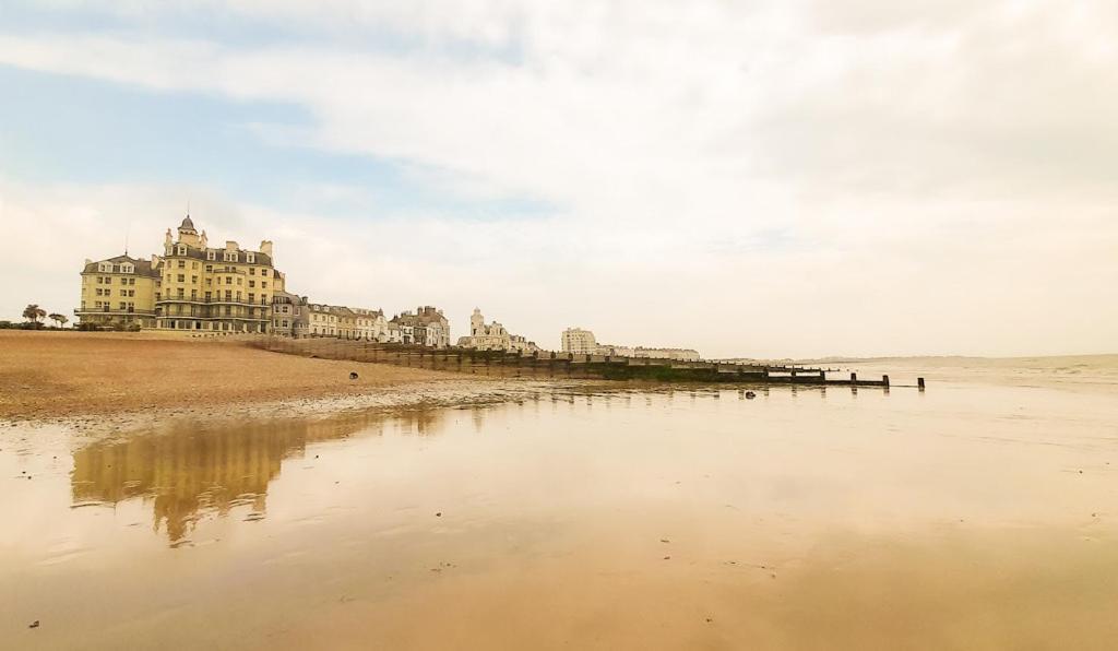 Beautiful Victorian Terraced House Villa Eastbourne Dış mekan fotoğraf